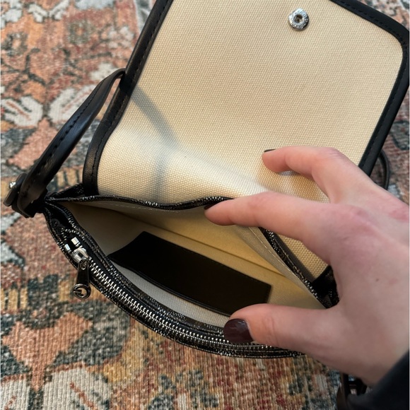 Dupe Black Crossbody Bag 🖤 - Picture 9 of 13